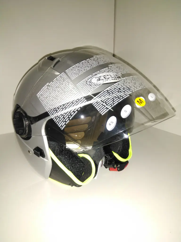CASQUE LH 213 TAILLE : M   NOIR OU GRIS 